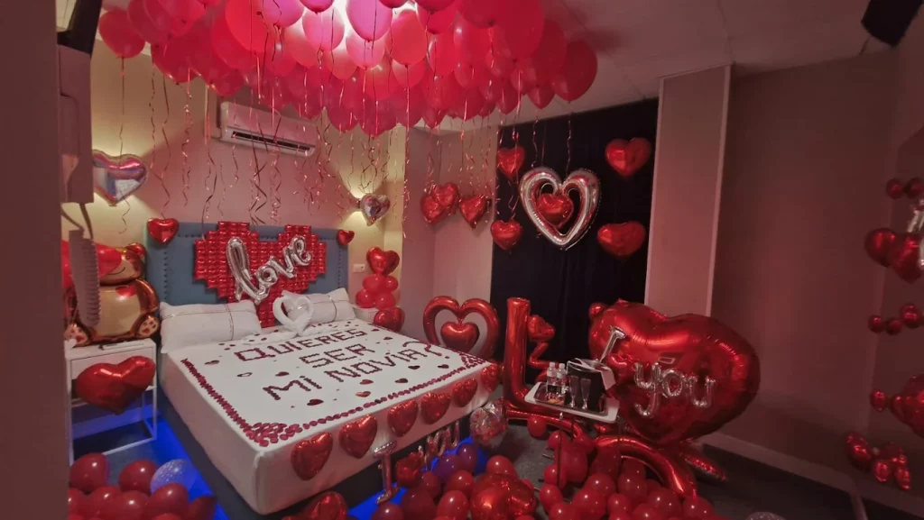 habitación hotel decorada personalizada para el amor
