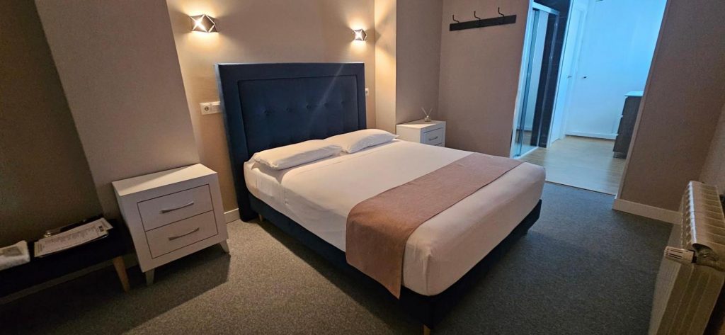 Cómo planificar tu escapada romántica por temporada en Madrid